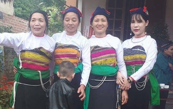 Cận cảnh cô gái dâu tương lai về ra mắt mẹ Bùi Tiến Dũng Ảnh 2