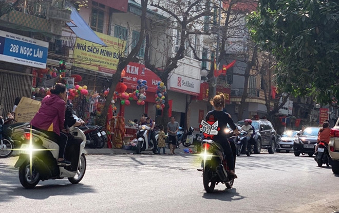 Dân tình thi nhau than trời: Tết nhất gì mà nóng như mùa hè, mua bao nhiêu áo ấm đều phải bỏ xó! Ảnh 2