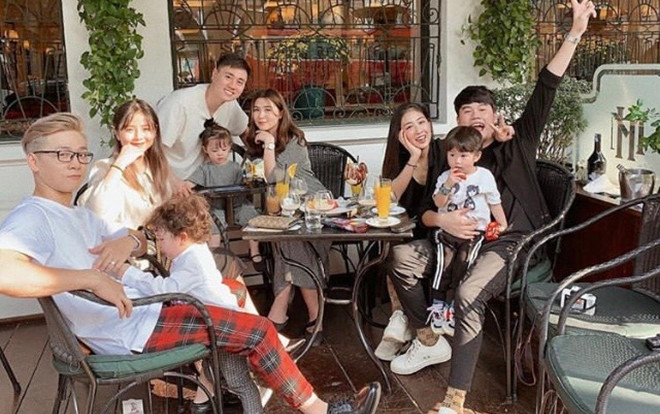 Đậu Cam Xoài họp mặt giữa cái nóng 31 độ C, quả tóc xoăn tít của Đậu Đậu khiến mọi người phì cười Ảnh 2