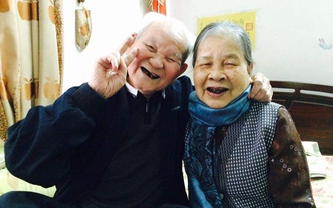 Có ai thương bà như ông: Chiều chuộng nhường nhịn hết mực, việc trong nhà đều giành làm hết để bà nghỉ ngơi Ảnh 2