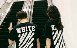 Đầu năm mới, Huyền My bất ngờ diện đồ đôi với 'người bí ẩn' nhưng sự thật là… Ảnh 2