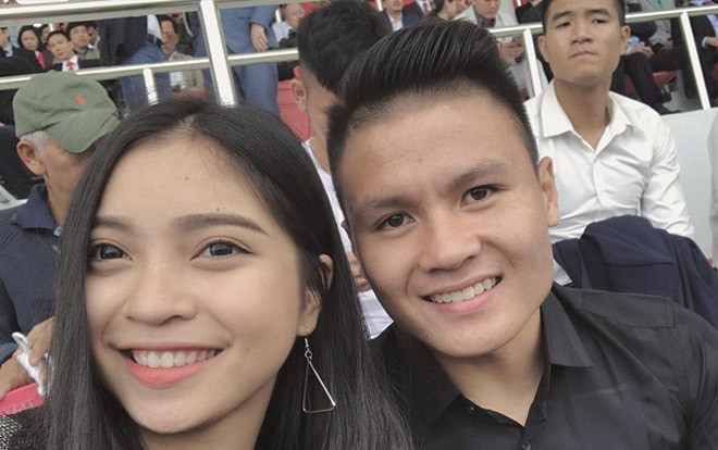 Bạn gái Quang Hải lại gây tranh cãi khi ăn mặc mát mẻ trong ngày đầu năm mới Ảnh 2