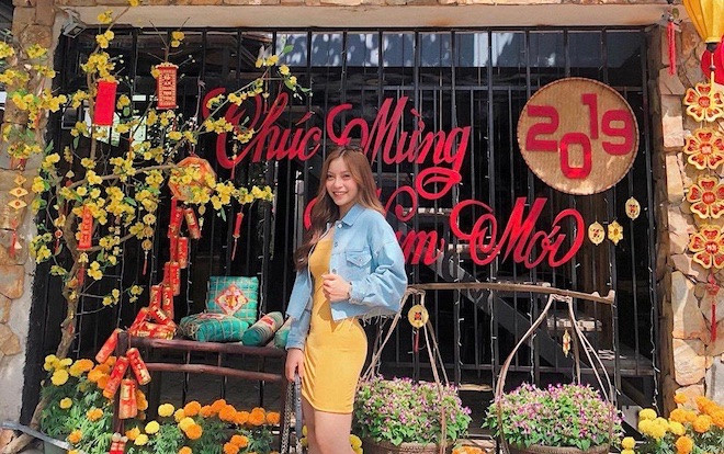 Nhật Lê - Quỳnh Anh: Ai ăn Tết sang chảnh nhất? Ảnh 2