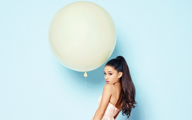 Bất chấp mâu thuẫn, Ariana Grande mang về giải Grammy đầu tiên trong sự nghiệp! Ảnh 2