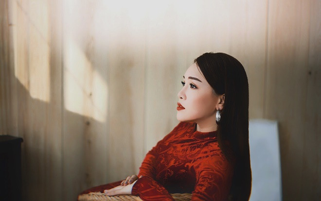 Minh Ngọc The Voice hóa quý cô kiêu sa trong bộ ảnh áo dài mừng năm mới Ảnh 2