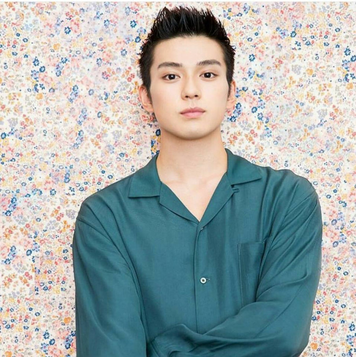 Yunho (TVXQ) nói về năm sinh thực sự của mình - Chanyeol (EXO) rất thân thiết với nam diễn viên đẹp trai người Nhật Bản Mackenyu Arata