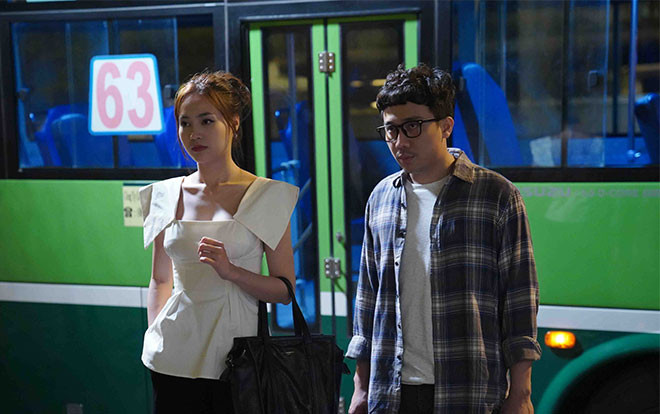 Mặc ồn ào mạng xã hội, Trấn Thành - Ninh Dương Lan Ngọc vẫn khiến người nghe 'sởn da gà' với OST 'Cua lại vợ bầu' Ảnh 2