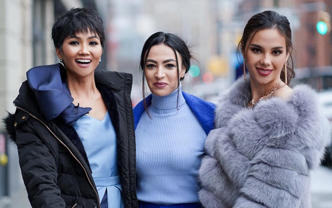 H’Hen Niê hội ngộ Catriona Gray, ‘đọ sắc’ một 9 một 10 ở ngoài sàn diễn Ảnh 2