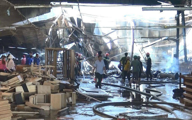 Xưởng phun sơn ở Bình Dương bị ‘bà hỏa’ thiêu rụi ngày mùng 9 Tết Ảnh 2