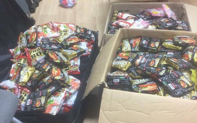 Liên tục thấy du học sinh sung sướng khoe vali đầy mì tôm, băng vệ sinh nhưng bạn có biết vì sao lại thế? Ảnh 2