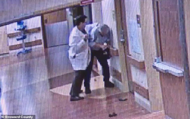 Bác sĩ hành hung người nhà bệnh nhân vì lý do khó hiểu này Ảnh 2