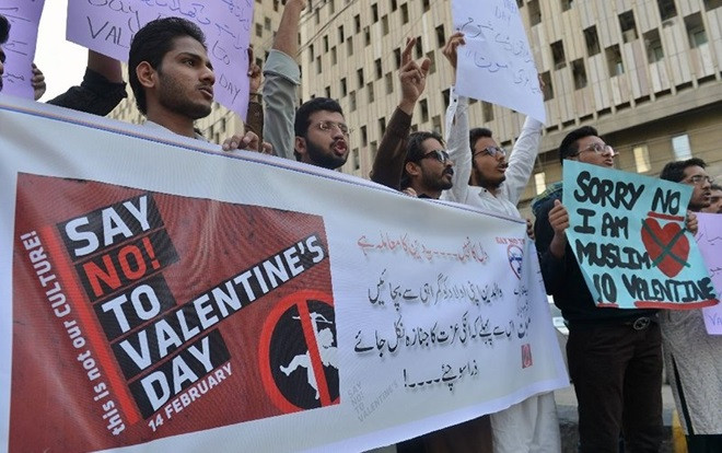 Ủng hộ trào lưu phản đối ngày Valentine, trường Đại học chuyển lễ tình nhân thành ngày tình chị em Ảnh 2