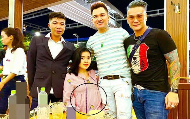 Vợ kém 12 tuổi ca sĩ Lâm Chấn Huy lộ bụng bầu to bất thường sau 4 tháng đám cưới Ảnh 2