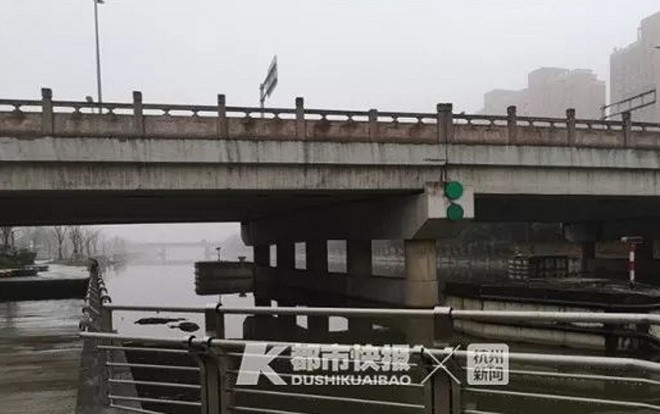 Livestream nhảy cầu để câu view, người đàn ông gặp kết đắng Ảnh 2