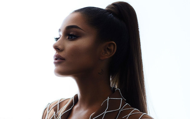 'Thank U, Next' debut #1 Billboard 200, Ariana Grande bám sát Taylor Swift! Ảnh 2