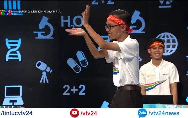 Nam sinh biểu diễn điệu nhảy múa quạt gây sốt tại Đường lên đỉnh Olympia: 'Em có thể múa mãi mãi' Ảnh 2