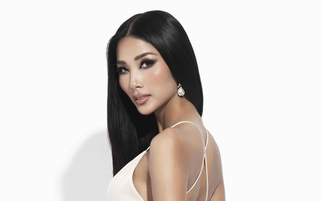 Quá tự hào: Á hậu Hoàng Thùy là đại diện duy nhất của Việt Nam mang câu chuyện truyền cảm hứng diễn thuyết tại AYES 2019! Ảnh 2