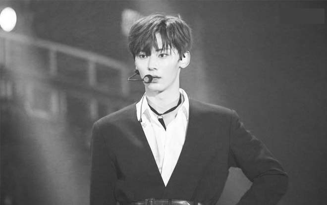 Netizen nổi 'cơn thịnh nộ' vì fan cuồng bám theo quấy rối Hwang Minhyun Ảnh 2
