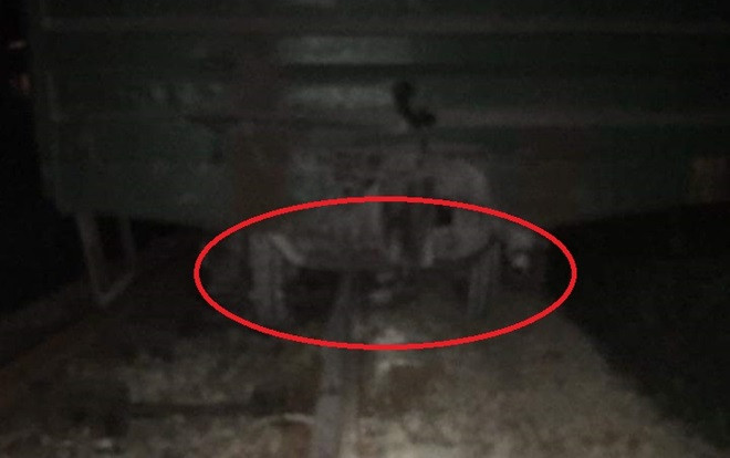 Tàu hàng trật bánh đường sắt Bắc-Nam lại bị gián đoạn Ảnh 2