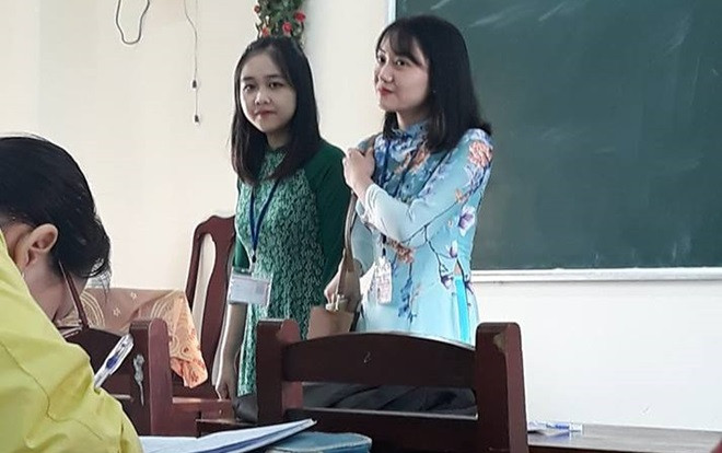 Xuất hiện 2 cô giáo thực tập trẻ măng, mặt xinh như hot girl gây bão mạng Ảnh 2