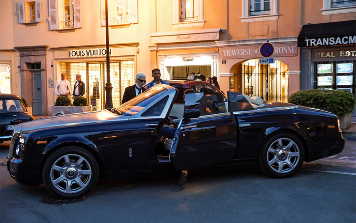 Ngưỡng mộ với bộ sưu tập siêu xe cực đắt đỏ của huyền thoại thiết kế Karl Lagerfeld Ảnh 2