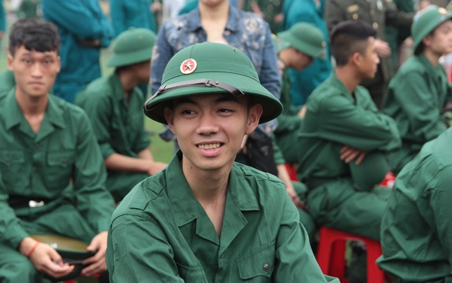 Nụ cười xen lẫn nước mắt hạnh phúc trong ngày hội tòng quân ở Nghệ An Ảnh 2