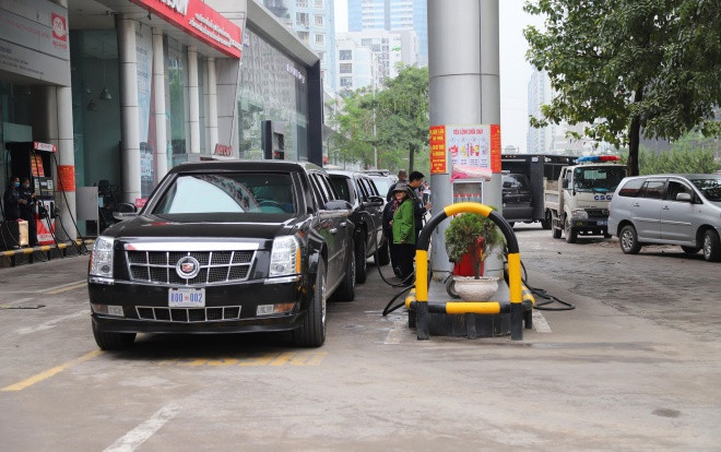 'Quái thú' của Tổng thống Mỹ đổ 47 lít xăng trước khi về khách sạn hạng sang Ảnh 2