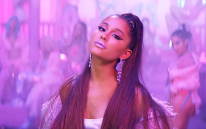 Bí mật về 7 Rings của Ariana Grande: Vay mượn nhạc kịch Broadway và hơn 5 ca khúc Hiphop! Ảnh 2