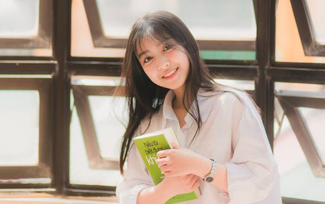 Nàng thơ ĐH Thương Mại vừa xinh như búp bê, vừa sở hữu thành tích học tập khủng, xem ảnh #10yearschallenge lại càng trầm trồ Ảnh 2