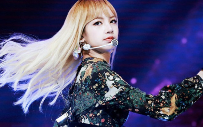 Lisa (BLACK PINK) tái xuất với màn nhảy bốc lửa tại concert vòng quanh châu Á của BLACK PINK Ảnh 2