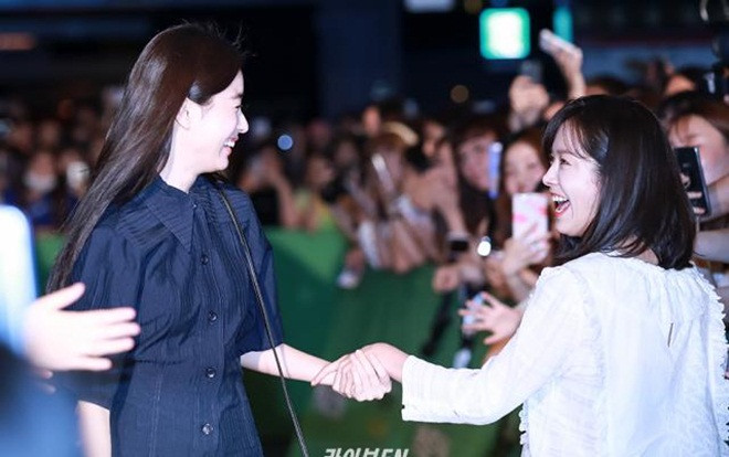 'Mối tình nàng thơ' Han Ji Min - Han Hyo Joo: Cặp chị em 'tài sắc vẹn toàn' hàng đầu K-Biz Ảnh 2