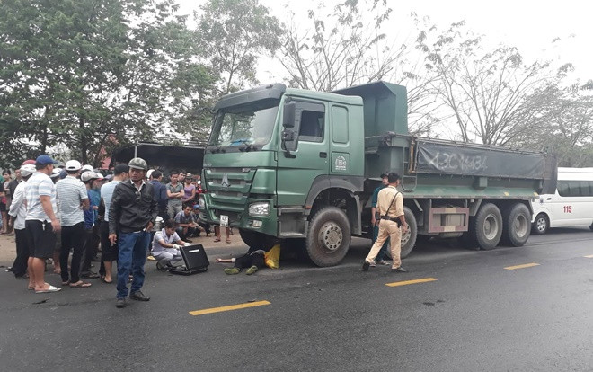 Nóng: Chiến sĩ công an ở Đà Nẵng tử vong thương tâm dưới bánh xe tải Ảnh 2