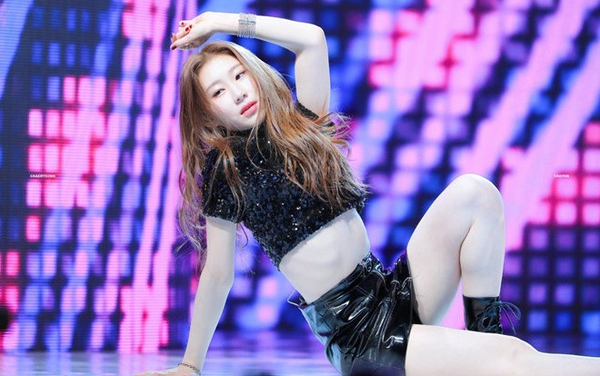 Nữ tân binh Chaeryeong (ITZY) bị chê bai xấu xí, phụ huynh lên tiếng bảo vệ cực gắt Ảnh 2