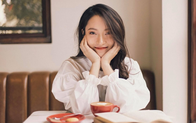 Khánh Vy gây sốt khi biểu diễn lại màn ‘nói 7 thứ tiếng’ giúp cô trở nên nổi tiếng cách đây 3 năm Ảnh 2