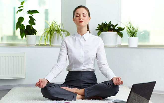 7 bài thể dục giúp chị em văn phòng đánh bay mỡ chì mỡ chài Ảnh 2