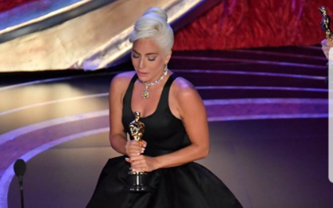 'Shallow' chiến thắng thuyết phục, vượt kỉ lục của Beyoncé: Lady Gaga mang về giải Oscar đầu tiên trong sự nghiệp! Ảnh 2