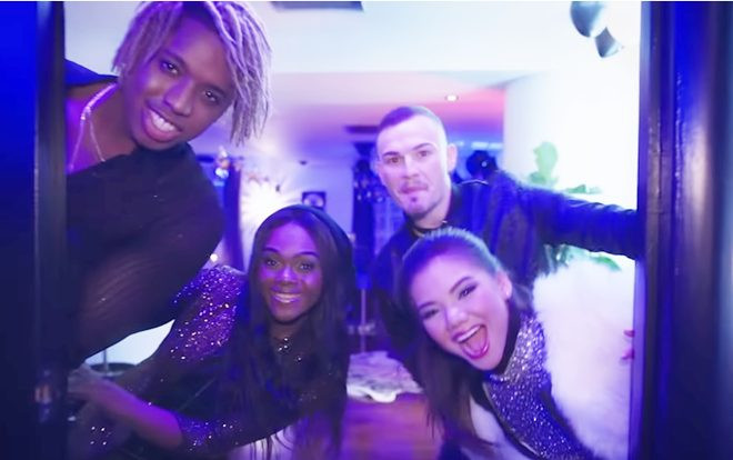 Ngạc nhiên chưa: Có một gương mặt nghệ sĩ Việt xuất hiện, cất cao giọng hát tại khung giờ phát sóng Oscar 2019 Ảnh 2