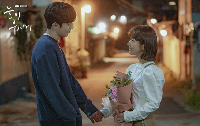 'Dazzling' tập 6: Han Ji Min trẻ xinh trở lại, bất chấp hẹn hò với Nam Joo Hyuk Ảnh 2