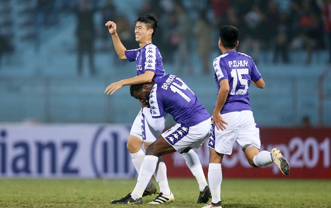 Duy Mạnh lập siêu phẩm, Hà Nội thắng 10-0 khi Quang Hải bị thay ra sớm Ảnh 2