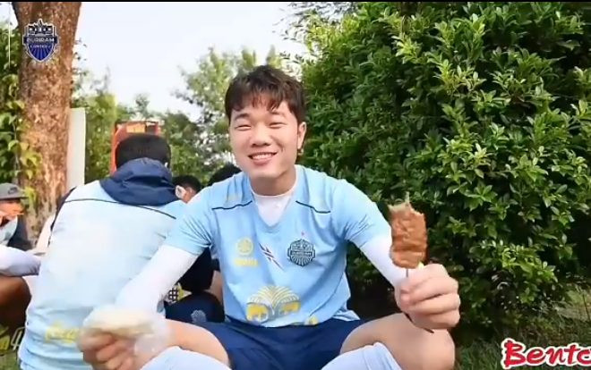 Xem Xuân Trường đếm số và nói tiếng Thái Lan Ảnh 2