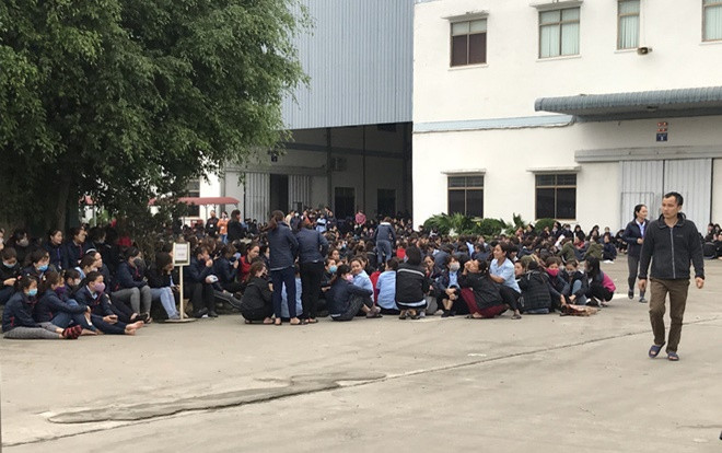Công ty tăng lương kiểu 'đối phó', hàng nghìn công nhân bỏ việc phản đối Ảnh 2