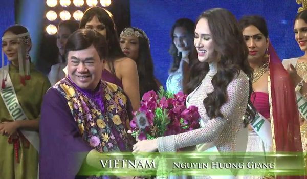 Ngày này năm trước: Hương Giang hát live 'như thần' giật giải Tài năng - Nhật Hà có làm nên chuyện?