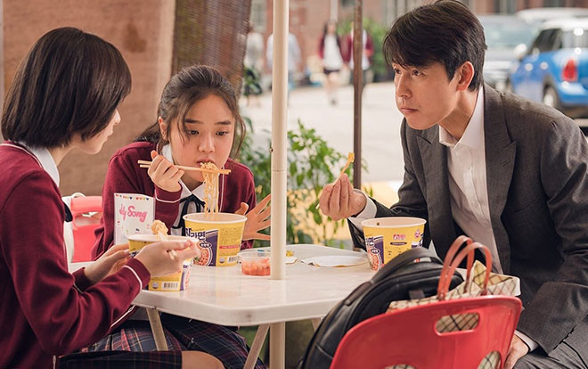 'Chứng nhân hoàn hảo': Muốn tìm thấy sự thật, hãy bước vào thế giới của những trái tim mơ mộng Ảnh 2