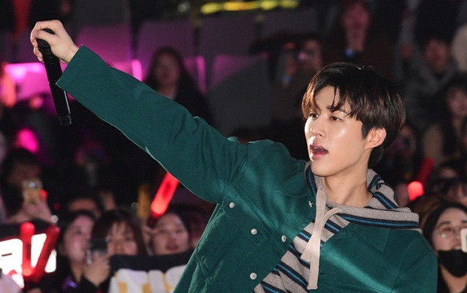 B.I (iKON) bày tỏ ước mơ diễn xuất, muốn đóng cảnh yêu đương lãng mạn Ảnh 2