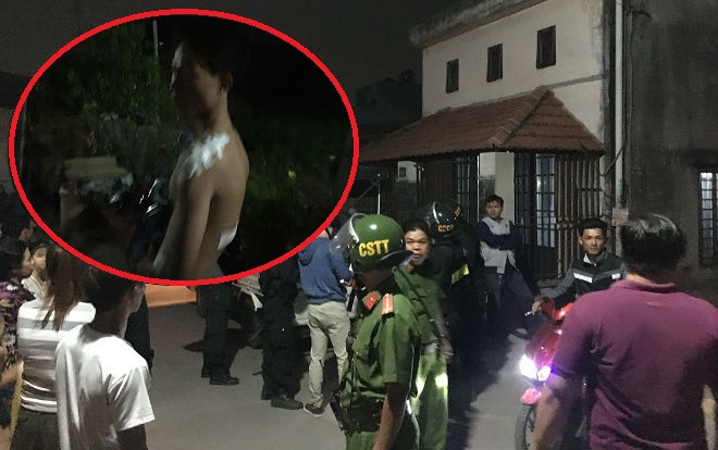 Người đàn ông cầm hung khí chém hàng xóm, cố thủ trong nhà ở Sài Gòn Ảnh 2