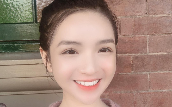 Người yêu Phan Hoàng bị nghi đụng chạm dao kéo vì nhan sắc xinh tựa búp bê và đây là câu trả lời của cô nàng Ảnh 2