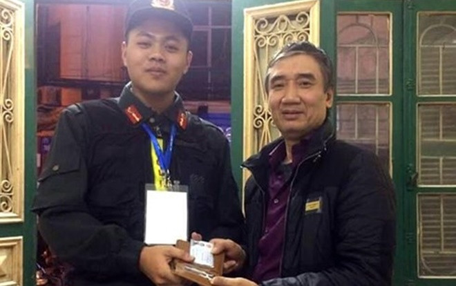 Một chiến sĩ Cảnh sát cơ động Thủ đô nhặt được ví tiền trả lại người đánh rơi Ảnh 2