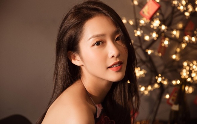 Ngắm Khả Ngân quyến rũ lần cuối đi trước khi diện kiến hình ảnh 'ngố tàu' của cô nàng trong bộ phim mới nhé! Ảnh 2