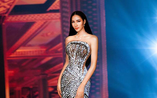 Hoàng Thùy fan nhiều để làm gì? Để ra sức hiến kế đầm dạ hội 'chặt đẹp' cả thiên hạ chứ sao Ảnh 2