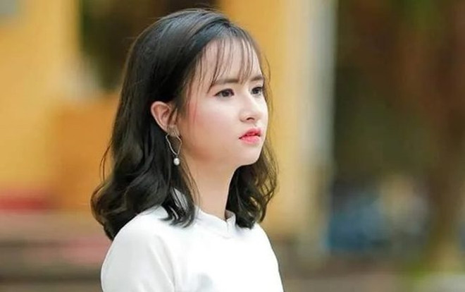 Cô giáo thực tập xinh đẹp có khuôn mặt trẻ thơ Ảnh 2